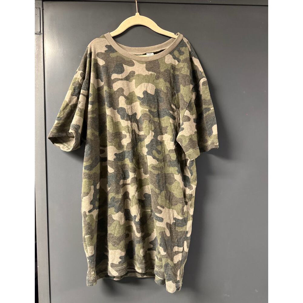 Alternative Apparel Camo Women's T-Shirt- Small